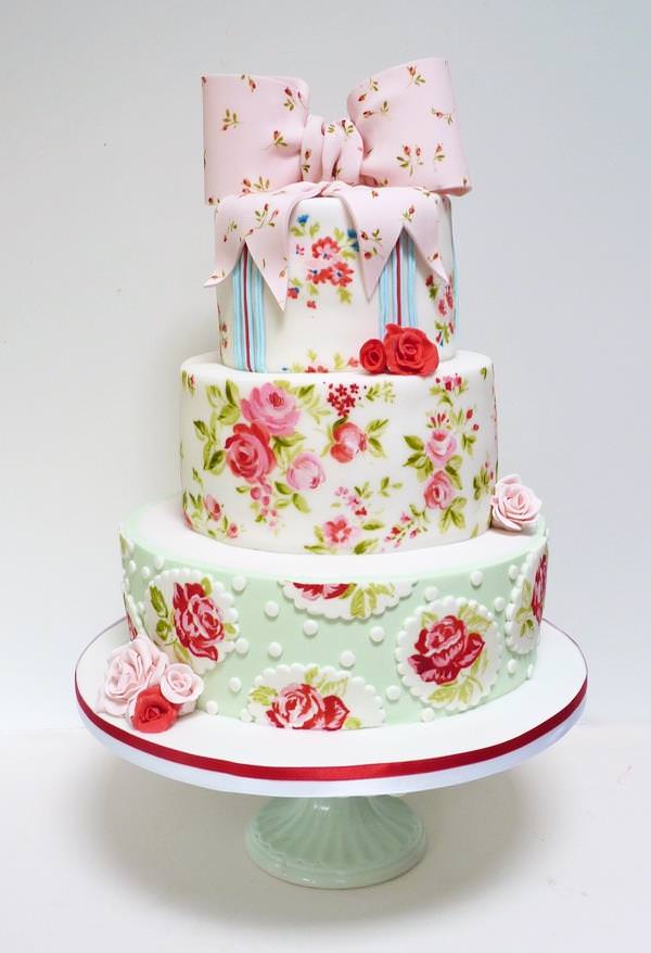 Nevie Pie Cakes