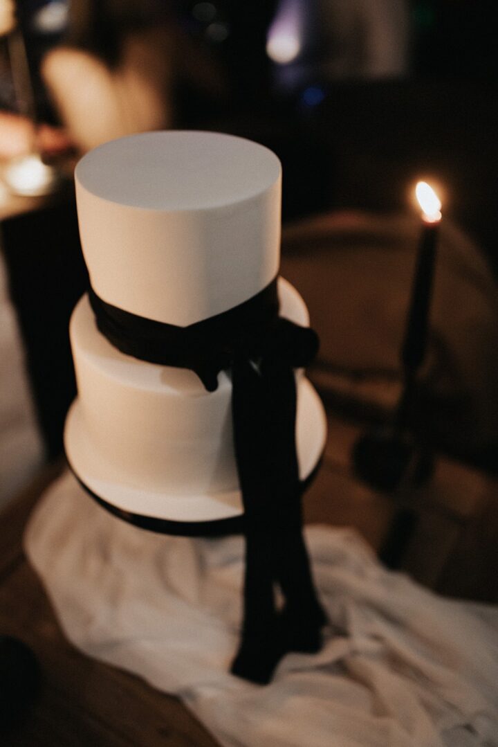 Wedding Cake Ideas Chic Monochrome Matt Horan Photography