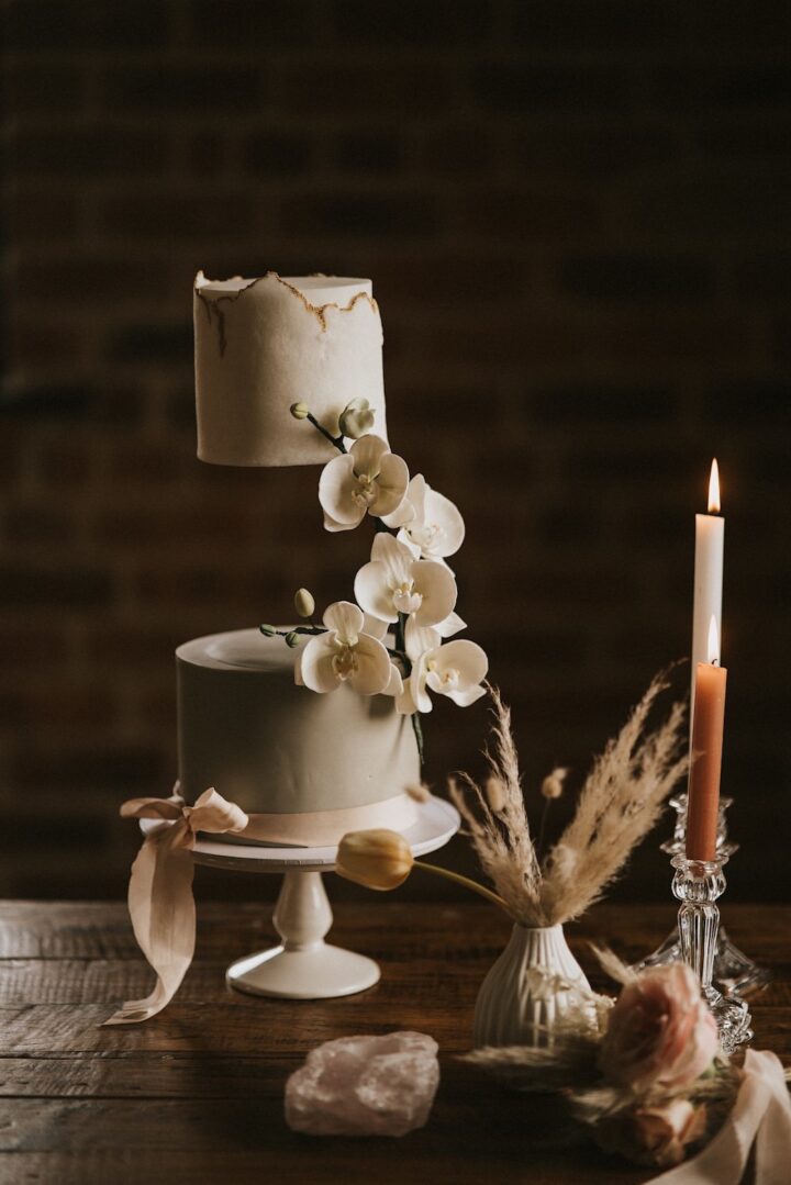 Wedding Cake Ideas Invisible Tier Orchid Henry Lowther