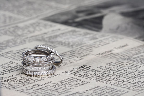 http://www.weddingrings-direct.com/