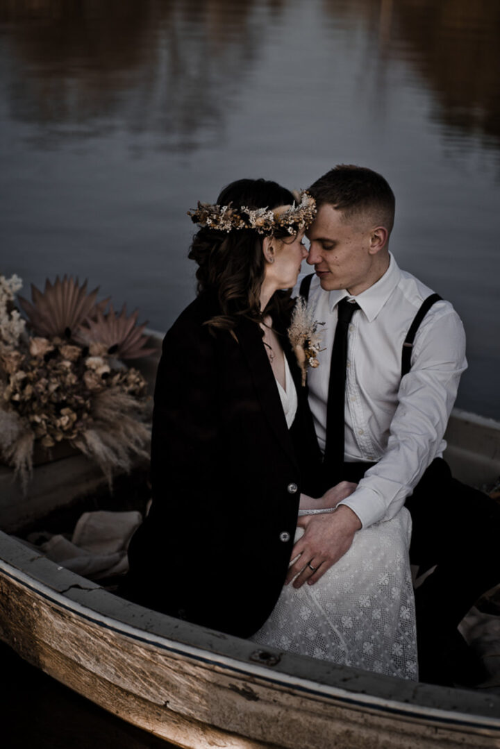 Outdoor Wedding Ideas Rowing Boat Agrestal Visuals