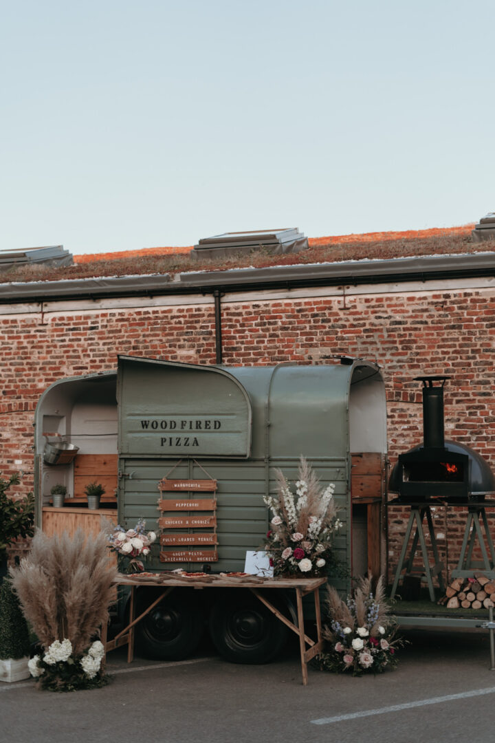 Wedding Food Ideas Pizza Truck Rebecca Kerr Photography