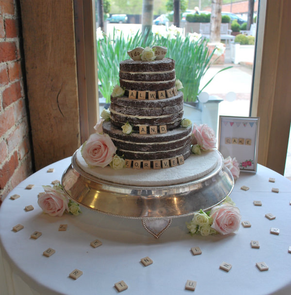 Danni naked cake 600px