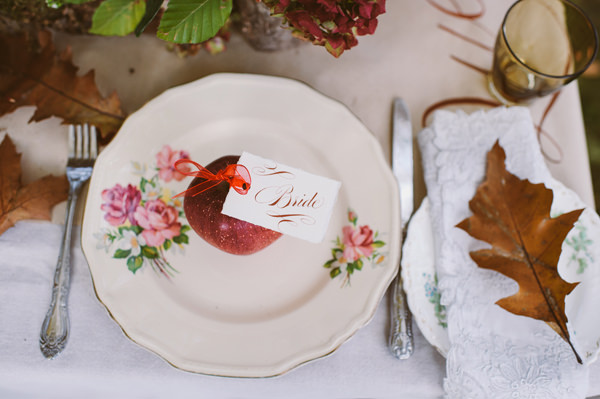 Apple Leaves Place Setting Woodland Boho Wedding Ideas http://www.karenflowerphotography.com/