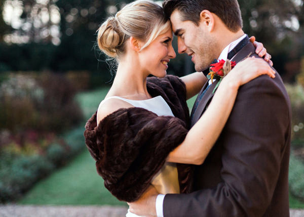 Rustic Christmas Wedding Ideas http://www.victoriaphippsphotography.co.uk/