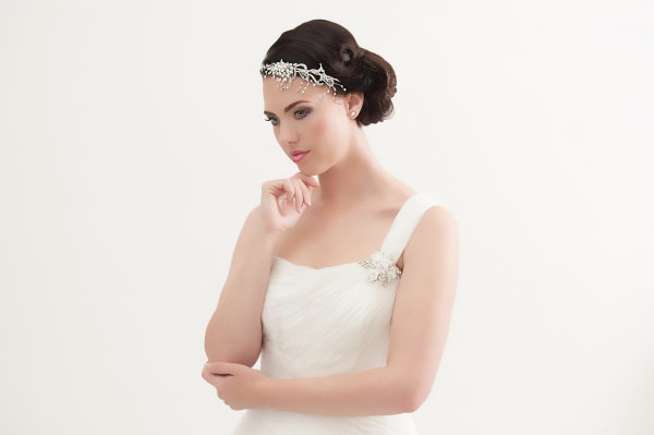 Model-shot-Anastasia_headband_ú135_www.crystalbridalaccessories.co.uk