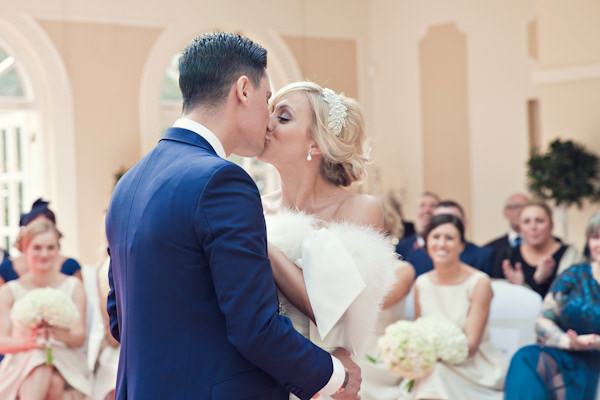 White Classic Hollywood Glamour Wedding http://www.kerryannduffy.com/