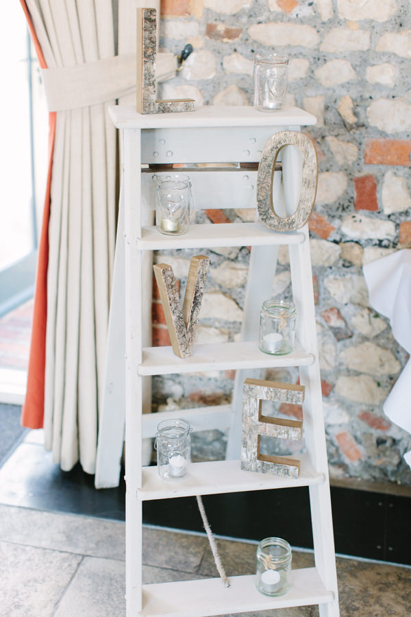 Natural Rustic Daisy Wedding Ladder Decor http://www.camillaarnholdphotography.com/