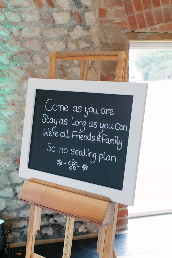 Natural Rustic Daisy Wedding Seating Plan http://www.camillaarnholdphotography.com/