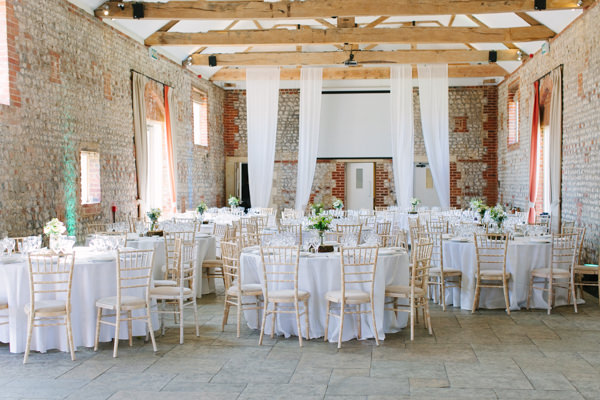 Natural Rustic Daisy Wedding http://www.camillaarnholdphotography.com/