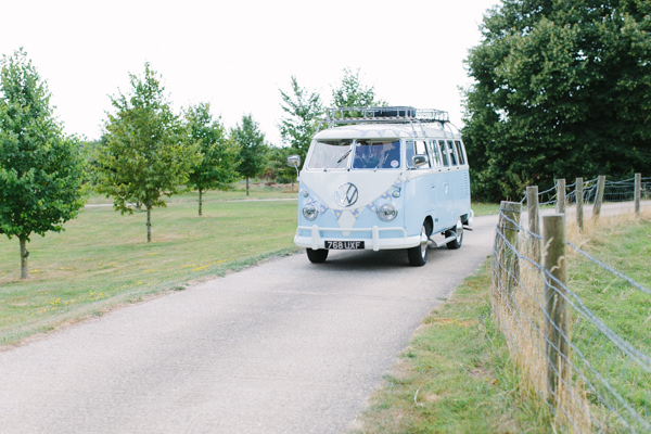 Natural Rustic Daisy Wedding http://www.camillaarnholdphotography.com/