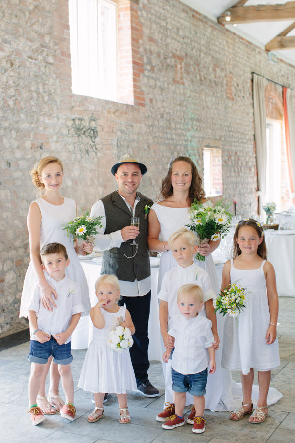 Natural Rustic Daisy Wedding http://www.camillaarnholdphotography.com/