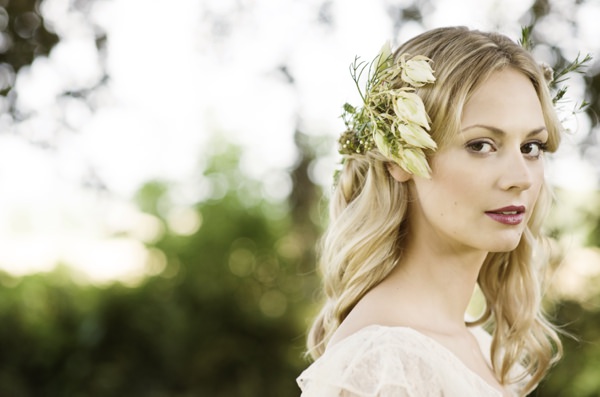 Beautiful Rustic Woodland Bridal Bride Flowers Hair http://www.careysheffield.com/