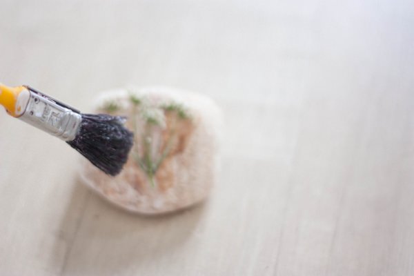 DIY Tutorial How To Pebble Stone Dried Flower Leaf Botanical Favours Place Names