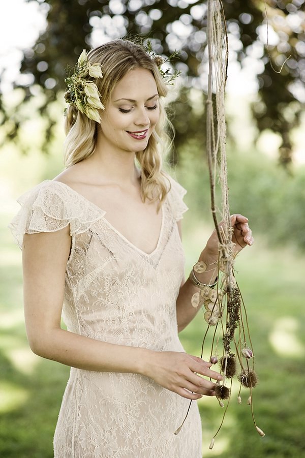 DIY Dream Catcher Wedding Guest Book Tutorial