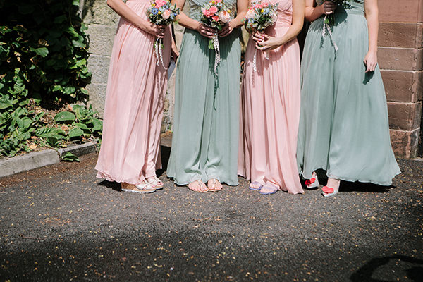 Bohemian Outdoor Tipi Wedding http://www.sarahjanesphotography.co.uk/