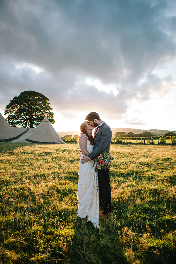 Bohemian Outdoor Tipi Wedding http://www.sarahjanesphotography.co.uk/ 