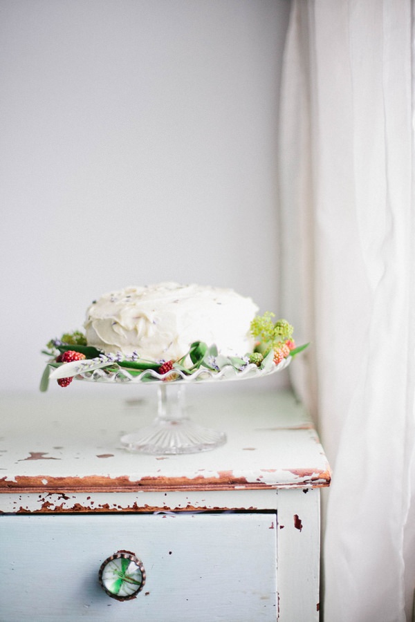 Beautiful Summer Provence Flower Wedding Ideas Rustic Cake Glass Stand http://www.brittspring.com/ 