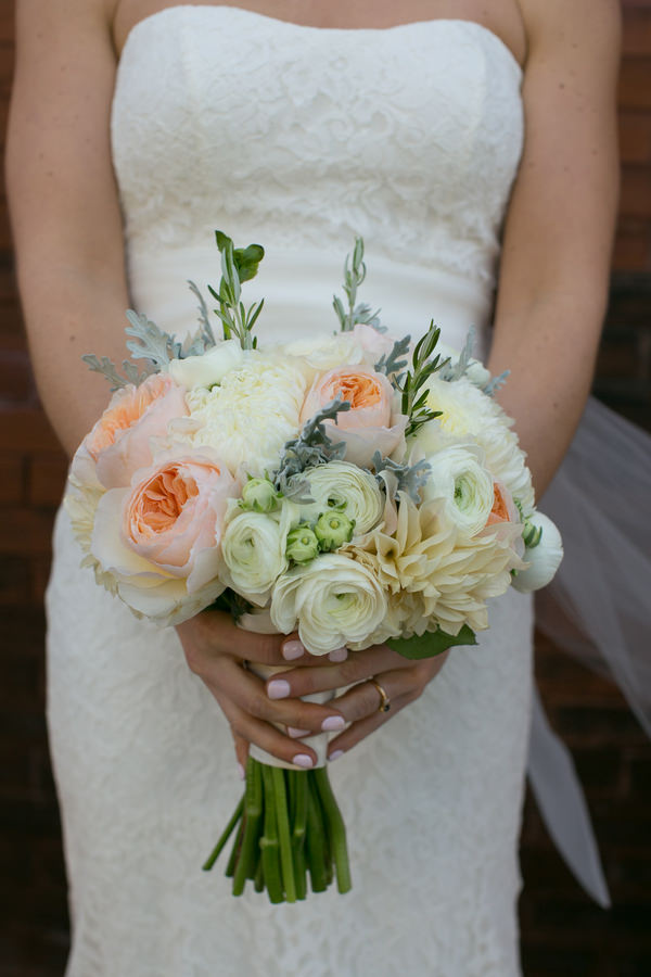 Simple Elegant Black Tie Minnesota Wedding Ivory Blush Bouquet Bridal http://www.erinjohnsonphotoblog.com/