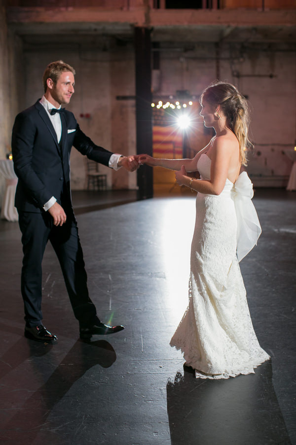 Simple Elegant Black Tie Minnesota Wedding http://www.erinjohnsonphotoblog.com/