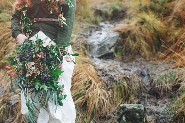 Handfasting Elopement Inspiration in the Scottish Wilderness Bouquet Wedding Flowers Bride Natural Wild http://www.photographychantal.co.uk/
