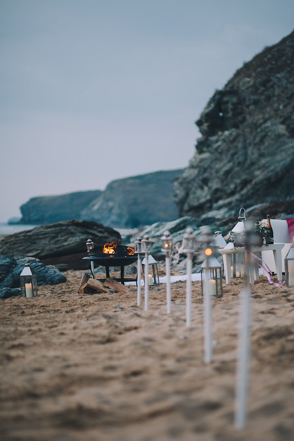 Romantic Sunset Cornwall Beach Proposal http://www.traversandbrown.co.uk/