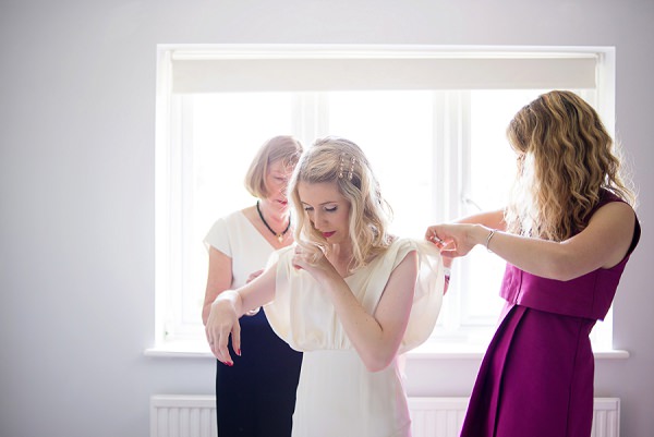 Stylish Modern Monochrome Village Hall Wedding http://www.sarareeve.com/