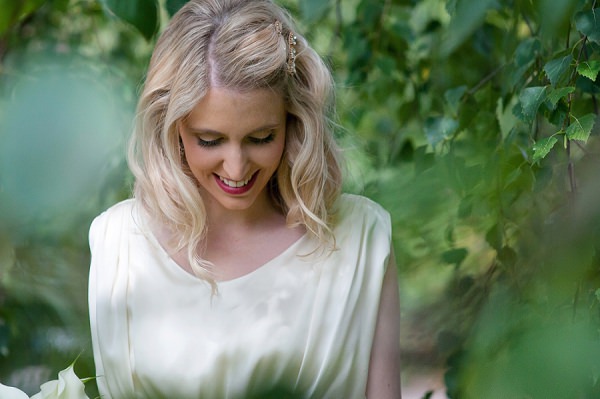 Blonde Mid Length Curls Hair Bride Waves Style Stylish Modern Monochrome Village Hall Wedding http://www.sarareeve.com/