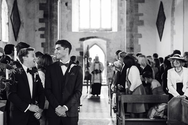 Stylish Modern Monochrome Village Hall Wedding http://www.sarareeve.com/