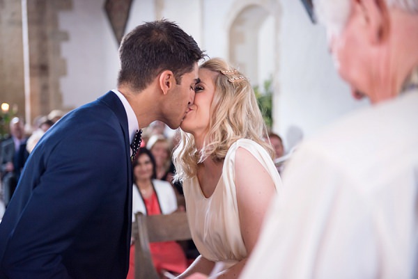 Stylish Modern Monochrome Village Hall Wedding http://www.sarareeve.com/