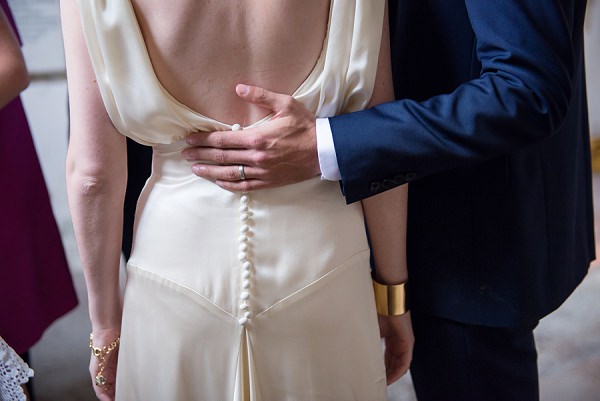 Stylish Modern Monochrome Village Hall Wedding http://www.sarareeve.com/