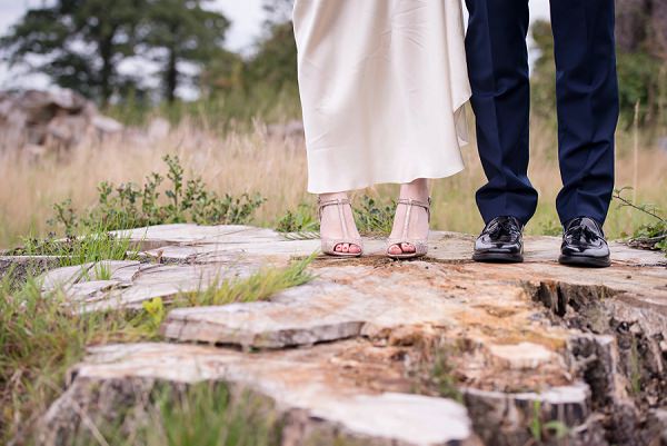 Stylish Modern Monochrome Village Hall Wedding http://www.sarareeve.com/