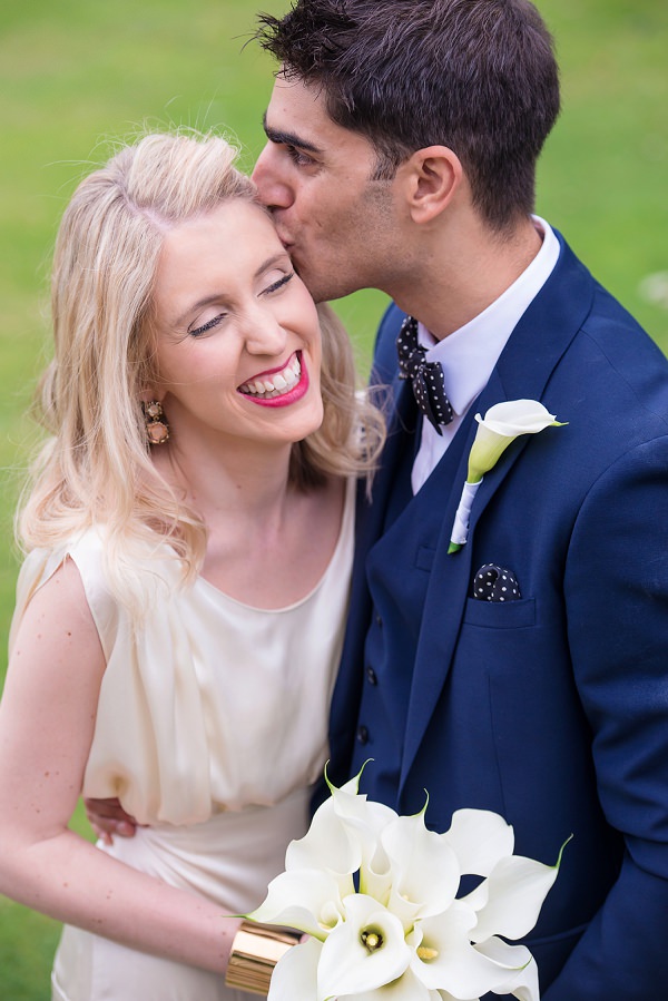 Stylish Modern Monochrome Village Hall Wedding http://www.sarareeve.com/