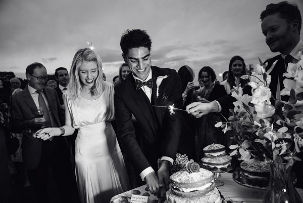 Stylish Modern Monochrome Village Hall Wedding http://www.sarareeve.com/