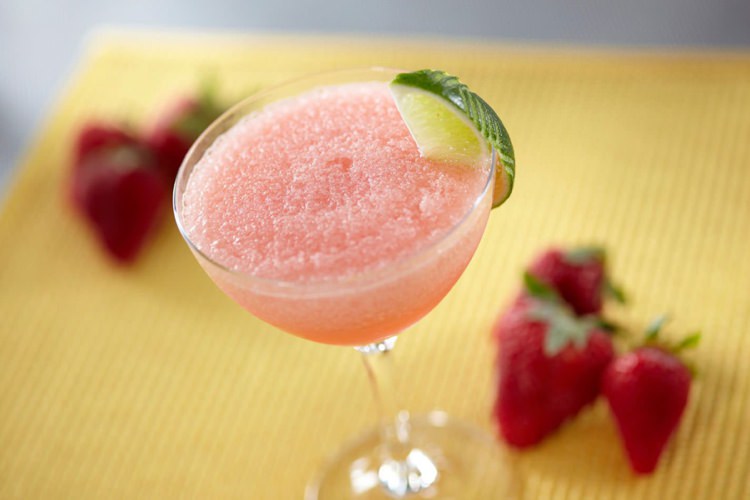Strawberry Daiquiri Cocktail Wedding Recipe Idea 