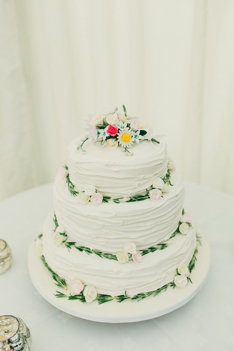 Rustic Floral FLower Whimsical White Cake Stylish Rural Relaxed Bohemian Wedding http://peppermintlovephotography.com/