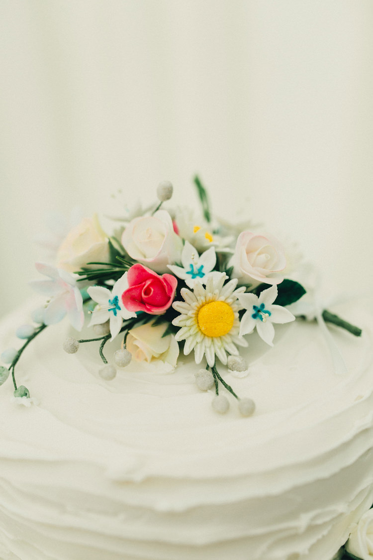 Flower Iciing Cake Topper Stylish Rural Relaxed Bohemian Wedding http://peppermintlovephotography.com/