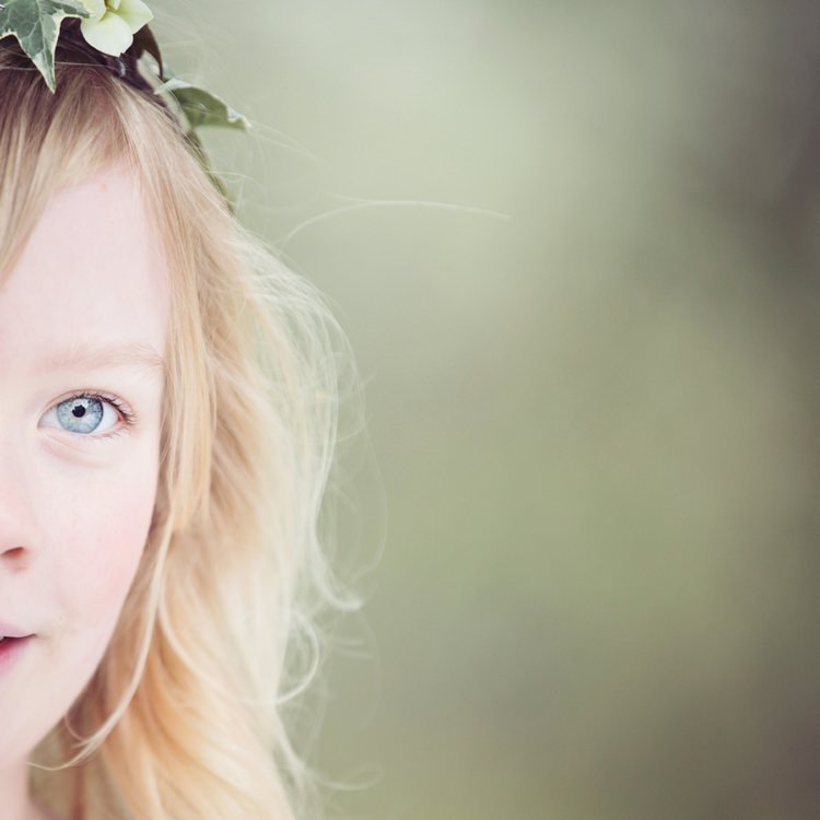 Flower Girl Eccentric Flower Fairy Rustic Woodland Glitter Pink Dip Die Fairy Lights Wedding Ideas Editorial Bridal http://www.tireedawson.co.uk/