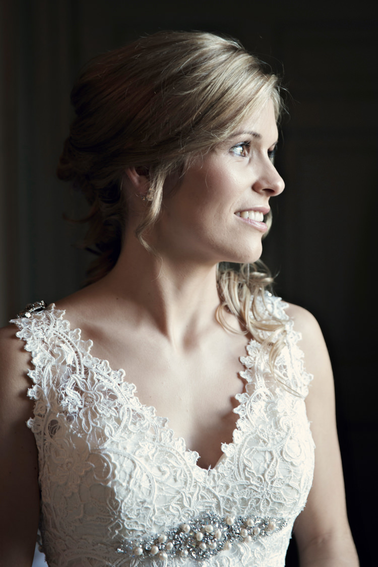 Classic Chic Simple Elegant Champagne Wedding Kent http://kerryannduffy.com/