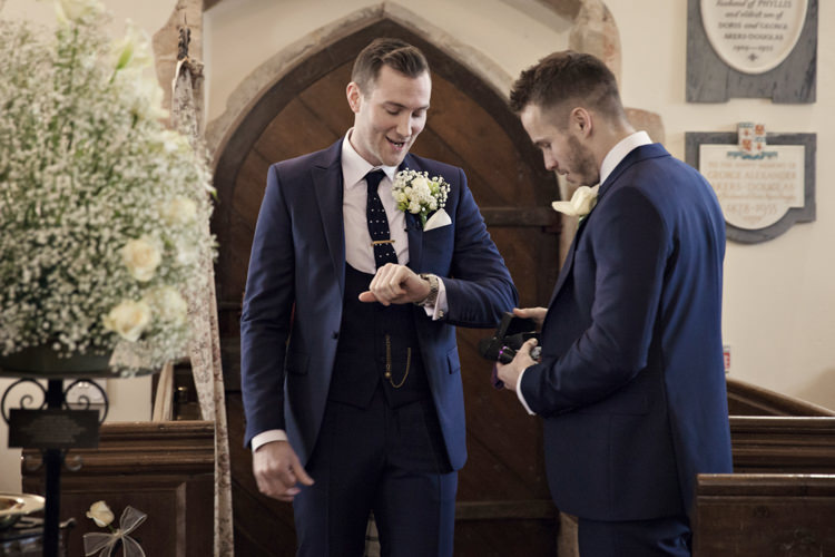 Classic Chic Simple Elegant Champagne Wedding Kent http://kerryannduffy.com/