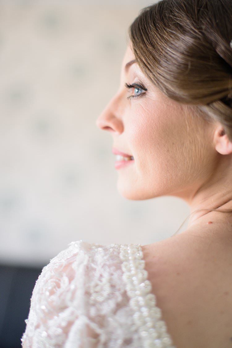 Natural Pretty Bridal Make Up Classic 1920s Gatsby Wedding Newland Hall http://www.fayecornhillphotography.co.uk/