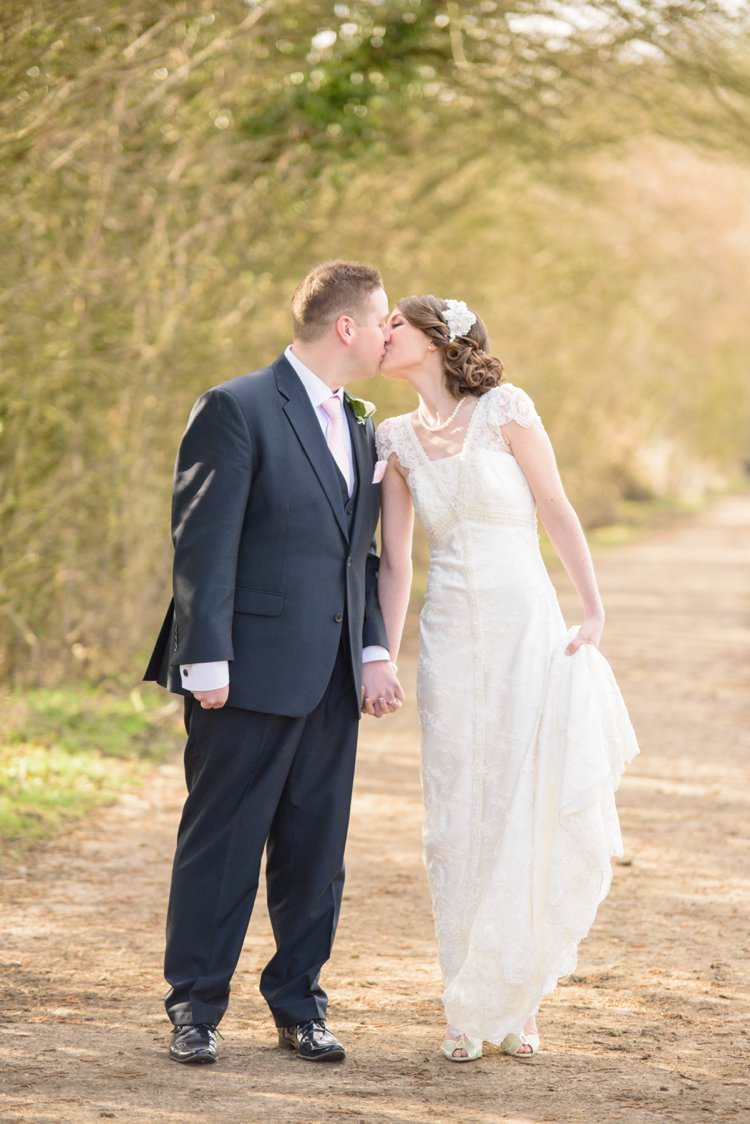 Classic 1920s Gatsby Wedding Newland Hall http://www.fayecornhillphotography.co.uk/