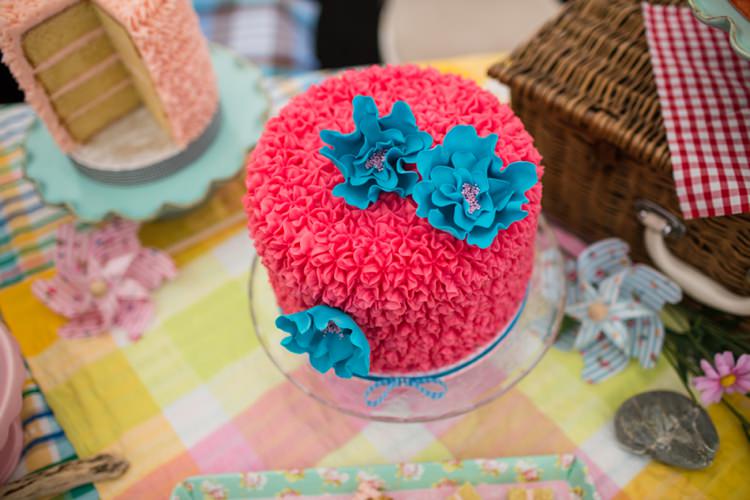 Pink Buttercream Cake MinkieMoo Bakery Tie The Knot Wedding Carnival Hertfordshire Fair Event http://www.binkynixon.com/