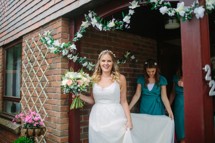 Quaint Home Made Farm Big Party Wedding http://www.emmacasephotography.com/