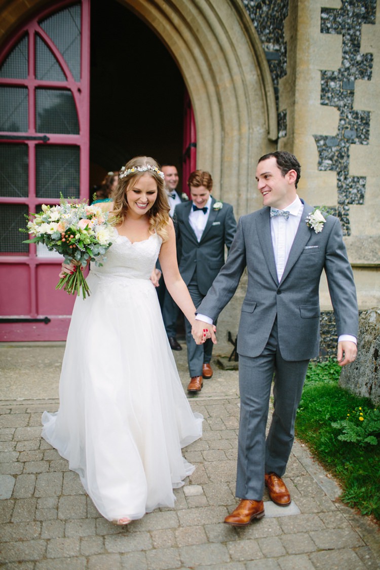 Quaint Home Made Farm Big Party Wedding http://www.emmacasephotography.com/