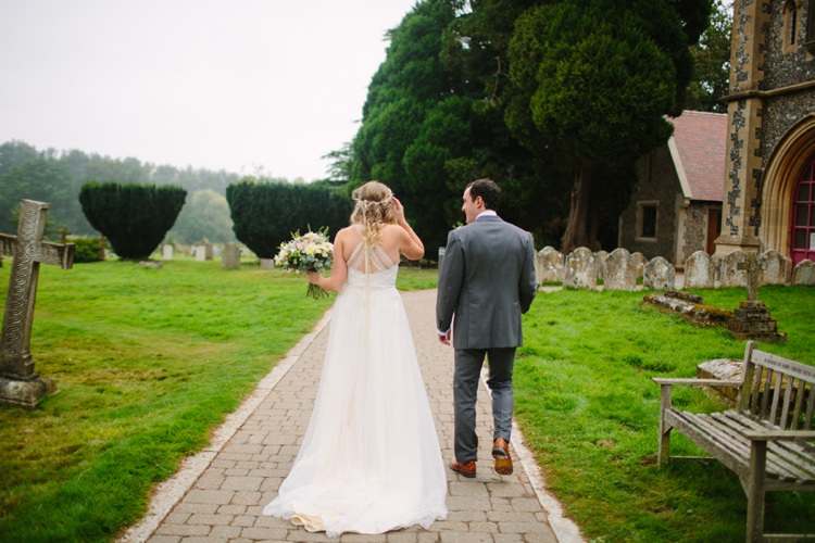 Quaint Home Made Farm Big Party Wedding http://www.emmacasephotography.com/