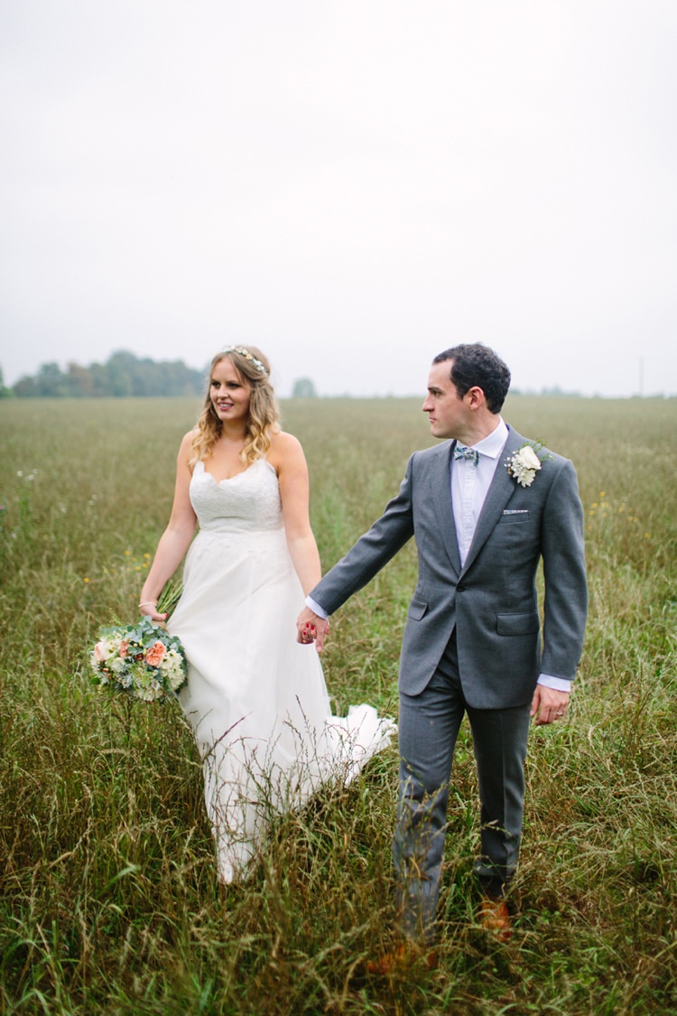 Quaint Home Made Farm Big Party Wedding http://www.emmacasephotography.com/
