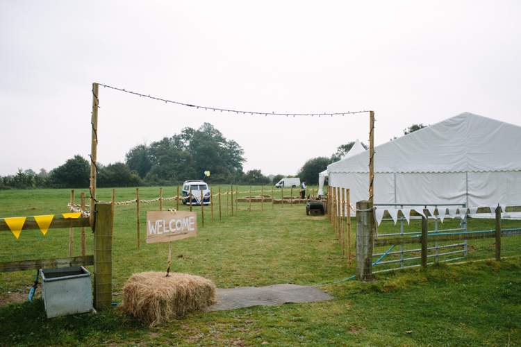 Quaint Home Made Farm Big Party Wedding http://www.emmacasephotography.com/