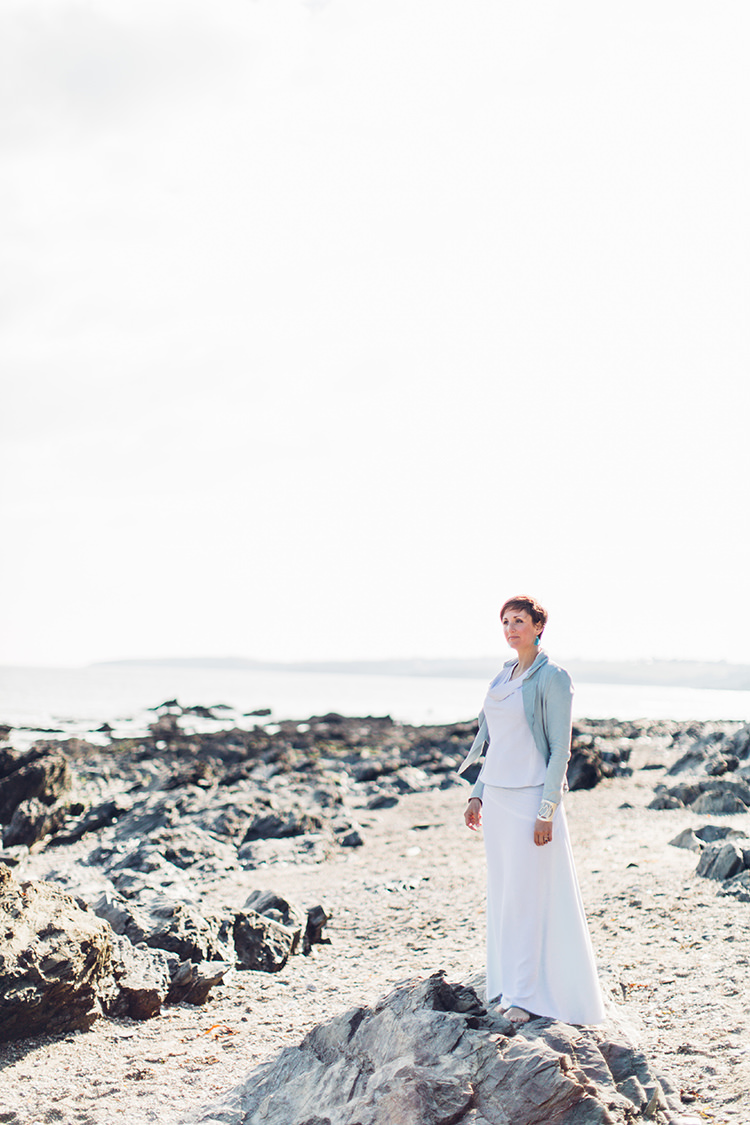 Blue Wedding Dress Jacket Maternity Pregnant Bride Bridal Chilled DIY Beach Front Cafe Cornwall Yellow Blue Wedding http://missgen.com/
