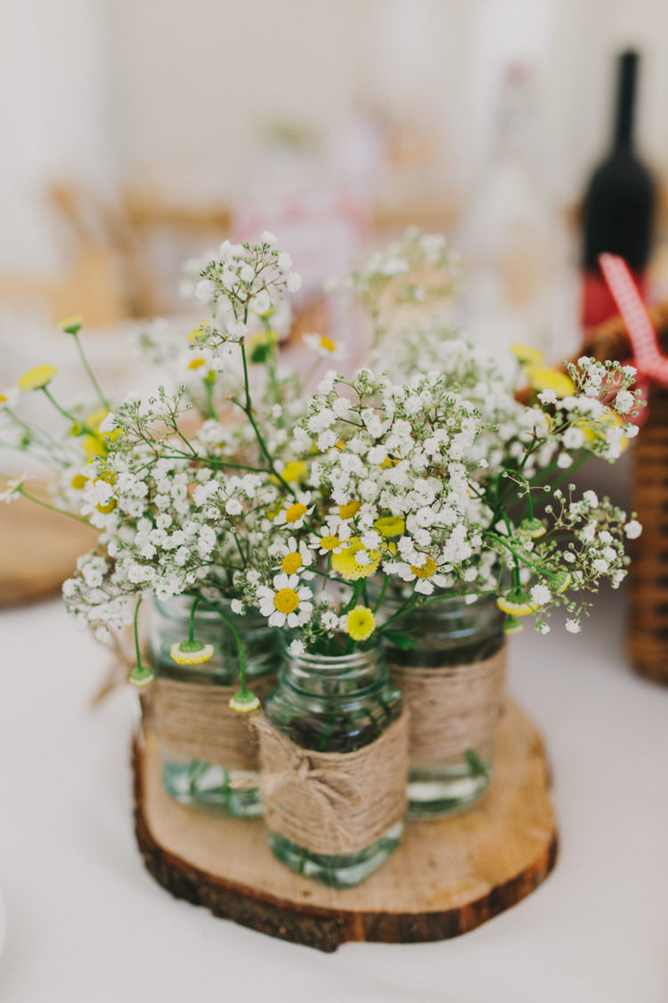 Daisy Gyp Baby Breath Gypsophila Log Twine Jar Flowers Centrepiece DIY Picnic Village Fete Feel Wedding http://peppermintlovephotography.com/